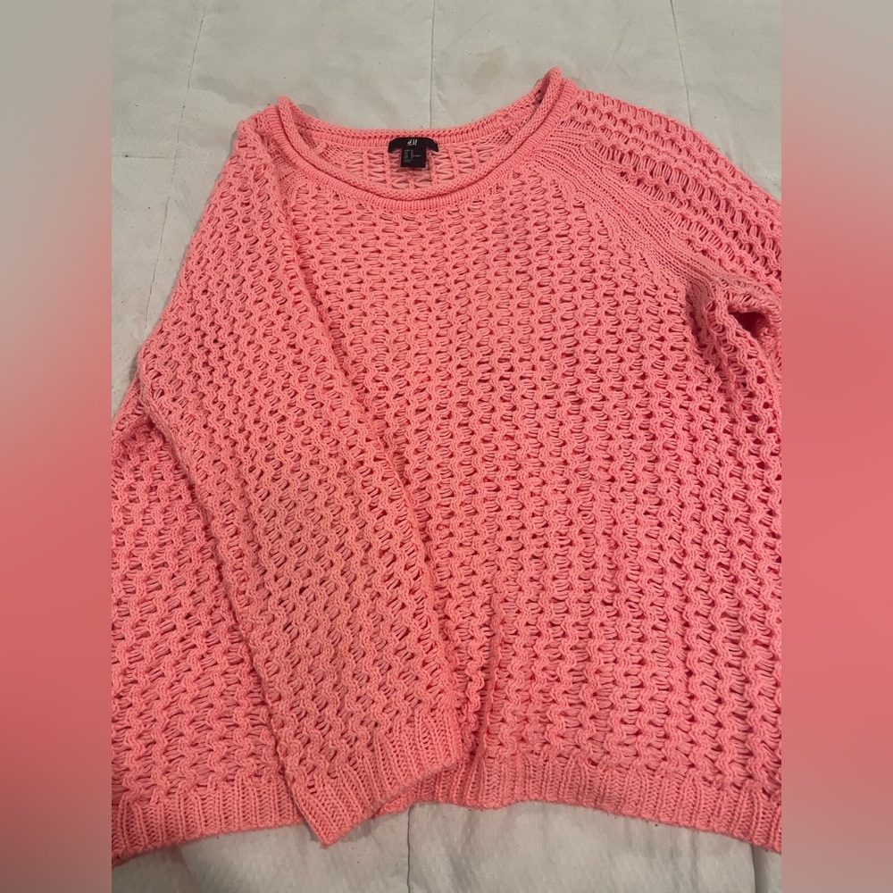 pink H&M sweater